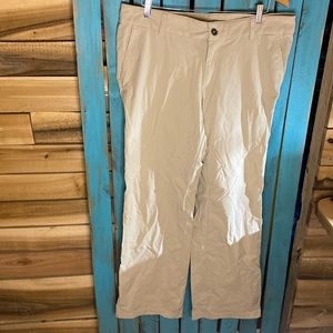 Columbia Omni Shield Women’s Mumbai Mover III tan size 16 inseam 32 hiking